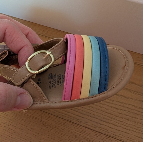 ❤️2 For 10❤️ Gap 6M Rainbow Sandals - Picture 2 of 3